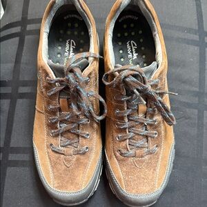 Clarks Wave Walk Brown Suede Sneakers Size 9